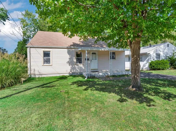 3579 Long Dr, Saint Ann, MO 63074