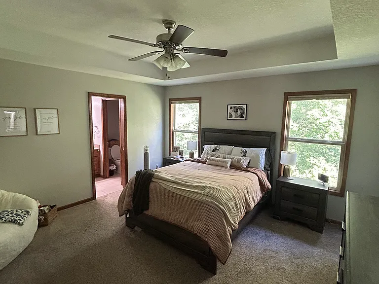 125 Turkey Ridge Dr — Photo 2