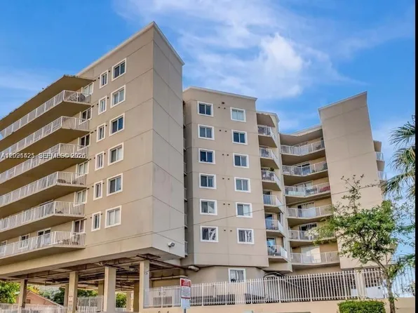102 SW 6th Ave APT 604, Miami, FL 33130