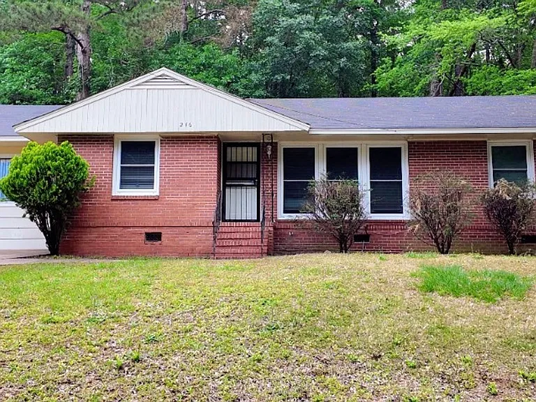 246 Robert E Lee Dr — Photo 1