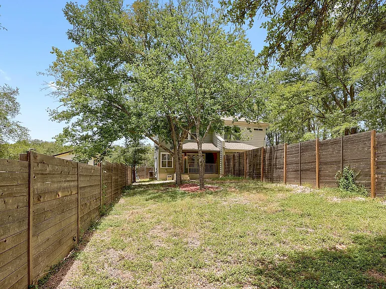 4803 Pecan Springs Rd #B — Photo 27