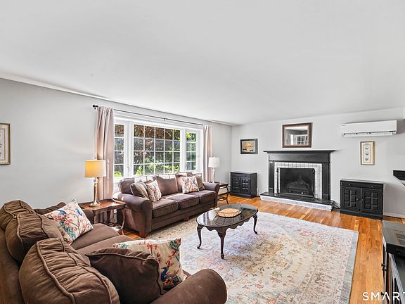 4th image of 36 Dairy Farm Road