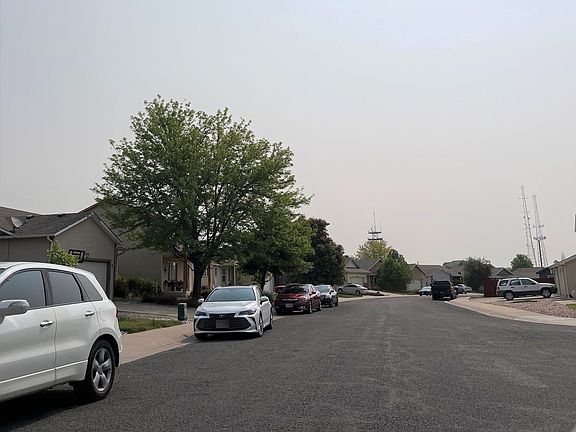 3rd image of 3120 Canyon Cir