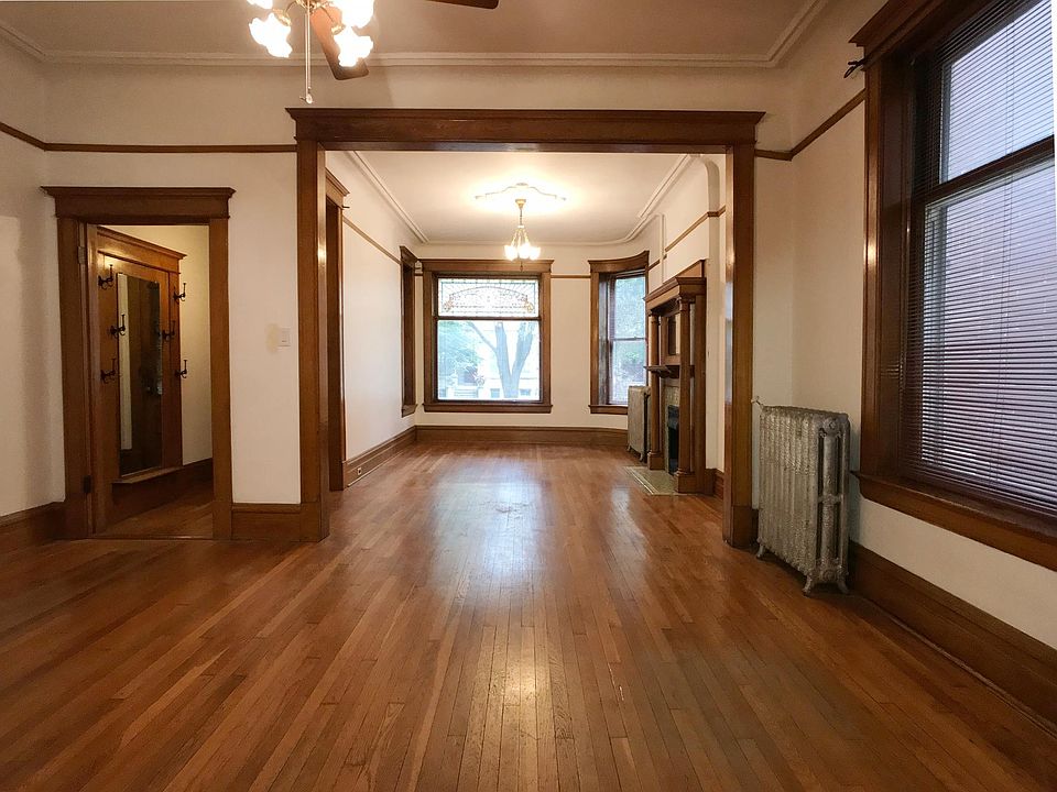 1st image of 1350 N Hoyne Ave