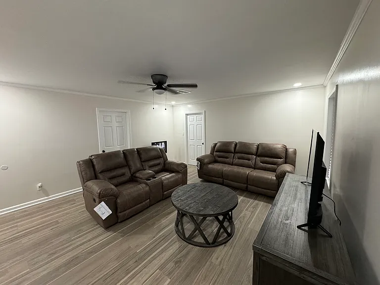308 W Hale St — Photo 15
