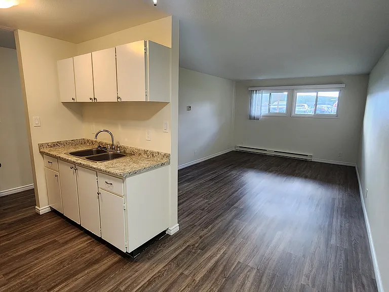 4001 Enemark Cres — Photo 17