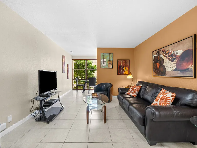 17570 Atlantic Blvd #306 — Photo 2
