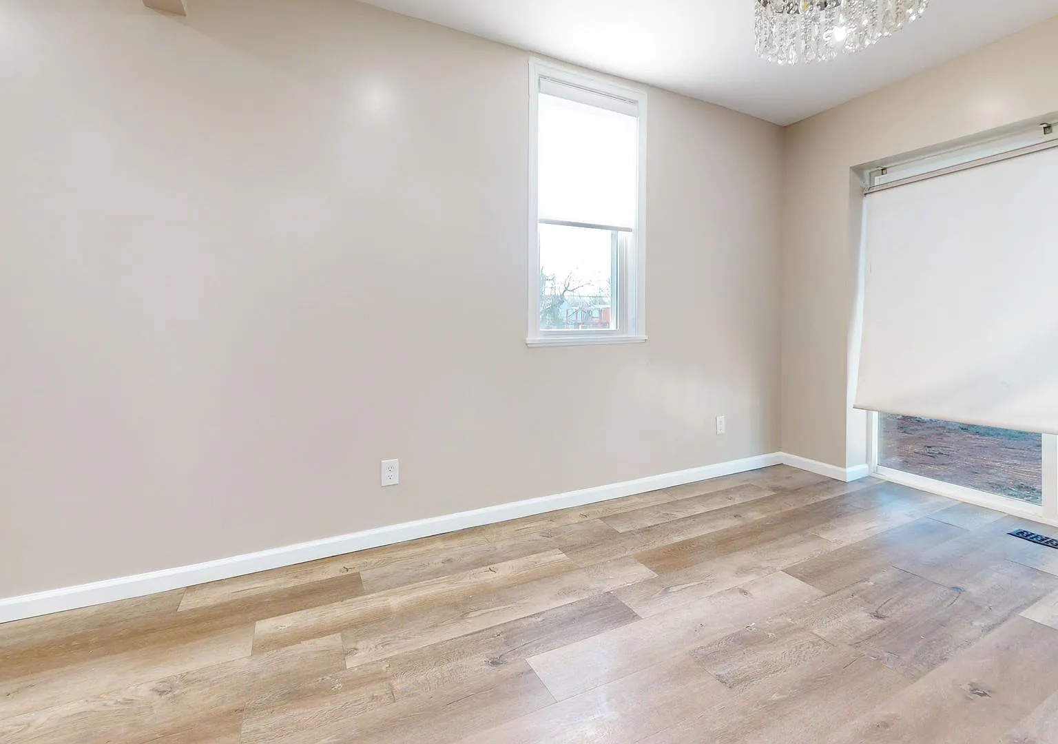 Spacious 4BR, 2BA Home with Updated Kitchen — Photo 4