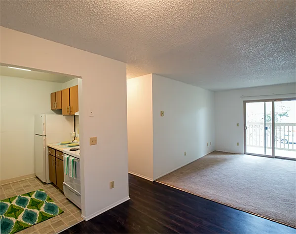Parklane Apartments — Photo 17