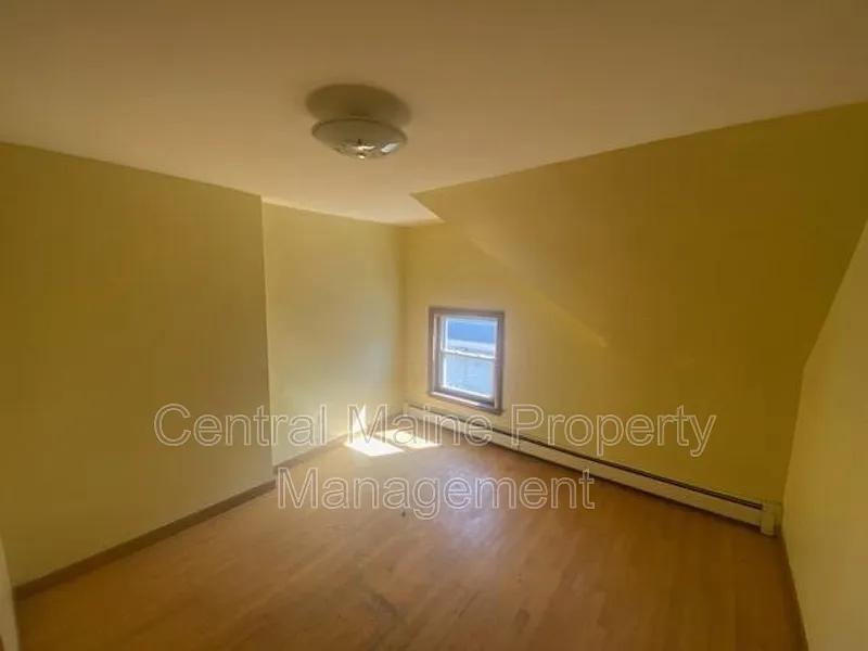 2 bed, 1.0 bath, $1,275 — Photo 3