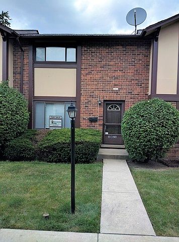 1st image of 18W216 Buckingham Ln