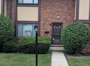 18W216 Buckingham Ln, Villa Park, IL