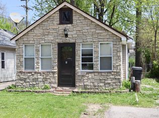 1833 Cass Lake Rd, Keego Harbor, MI 48320