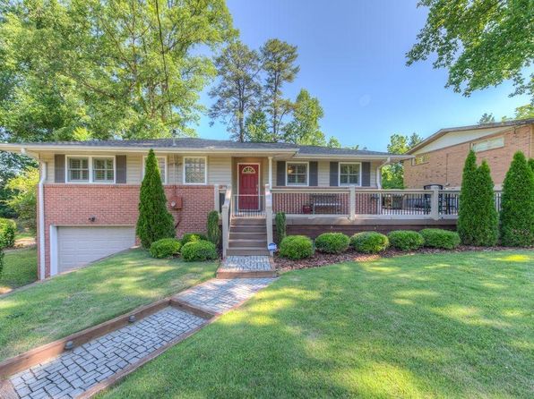 1116 Lynmoor Dr NE
