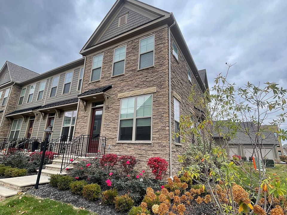 1st image of 932 Pullman Pl