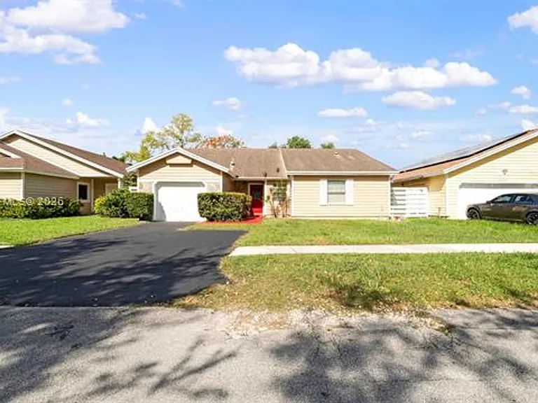 14780 SW 139th Ct — Photo 6
