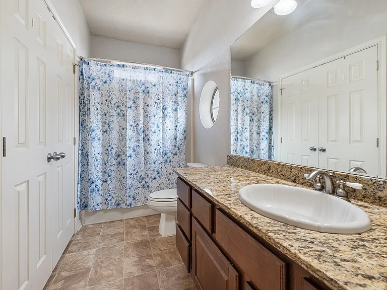 400 Forest Dr — Photo 23
