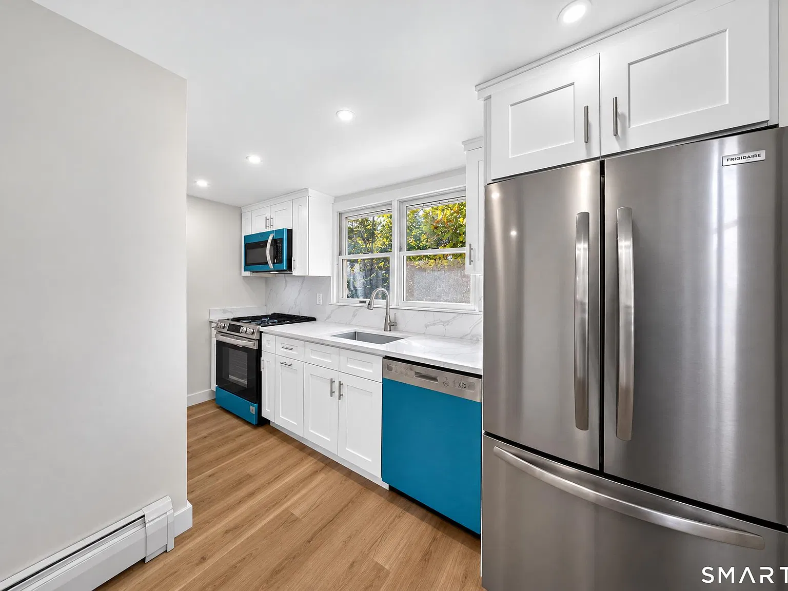 1 bed, 1.0 bath, 900 sqft, $2,100 — Photo 3