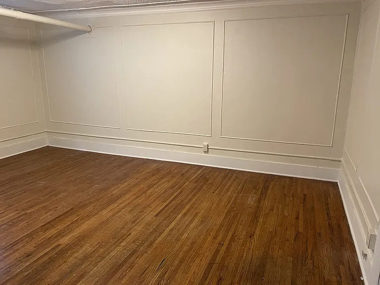 569 Portland Apartments — Photo 12