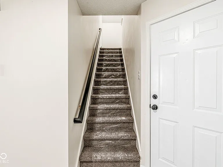 2747 Foxbriar Pl — Photo 23