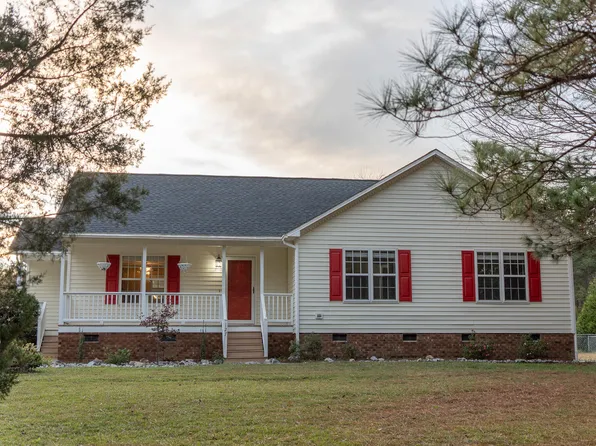 127 Hilltop Dr, Four Oaks, NC 27524