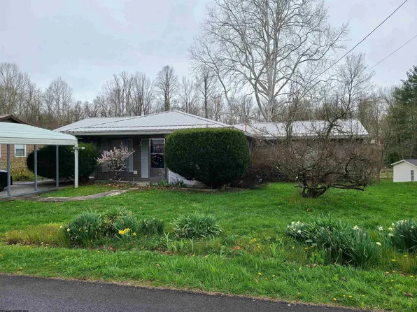5030 Cedar St, Clarksburg, WV 26301