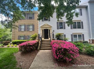7729 Inversham Dr APT 153, Falls Church, VA 22042