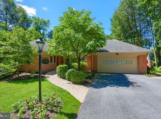 1302 Hillside Dr, Lancaster, PA