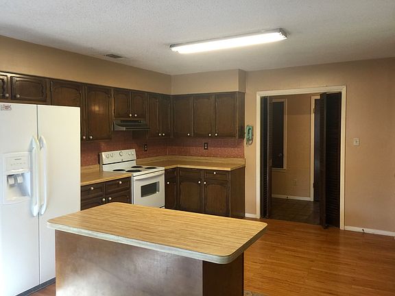 5th image of 1417 Alamo St