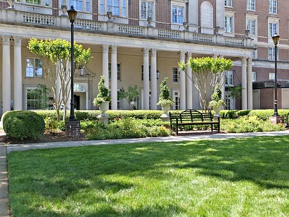 Biltmore Lawn/Garden