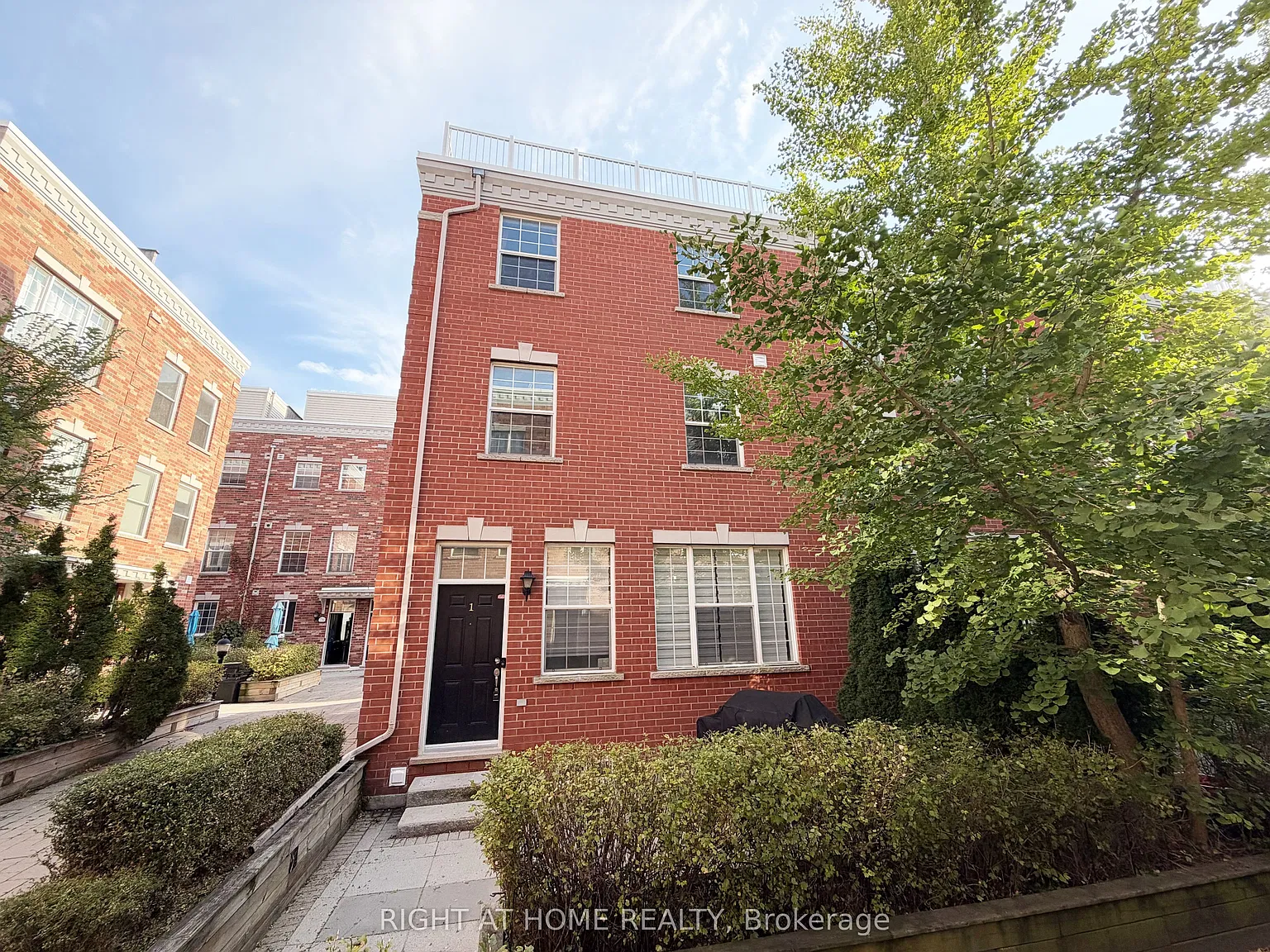 3 bed, $4,250 — Photo 2