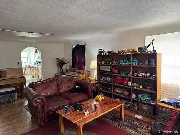 3rd image of 740 N Adams Ave