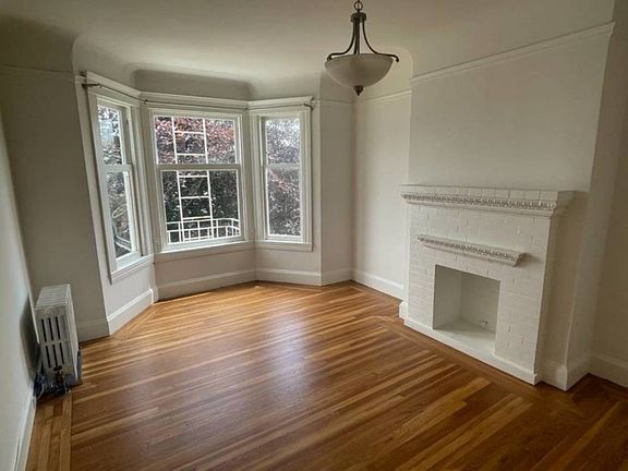 4th image of 2751 Clay St APT 7