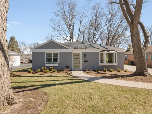 612 Kenwood Ave, Libertyville, IL 60048