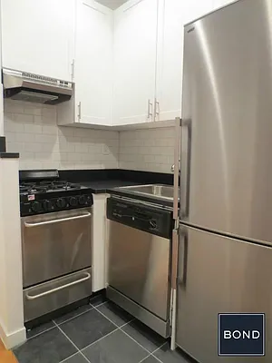 Rented by Bond New York | media 19