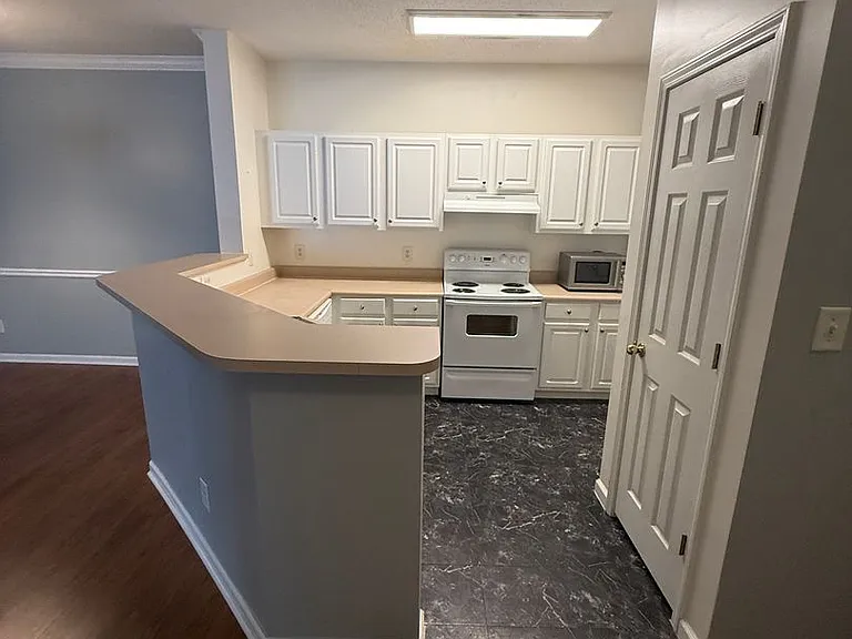 9201 Walden Park Dr — Photo 4