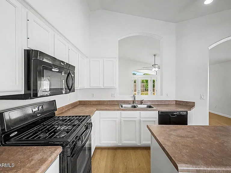 3290 E Juanita Ave — Photo 10
