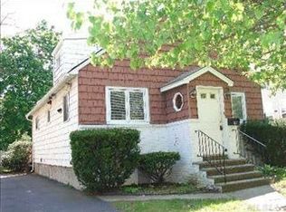 36 Firwood Rd, Port Washington, NY 11050