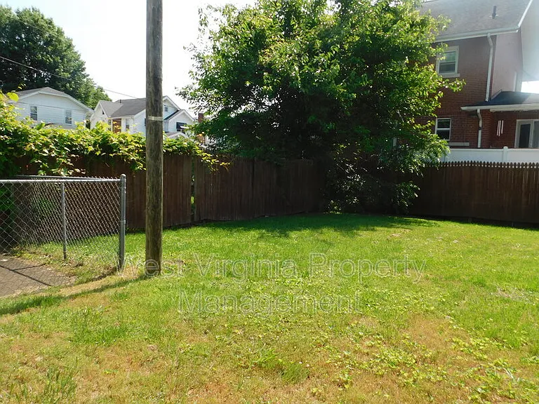 54 Hunt Ave — Photo 6