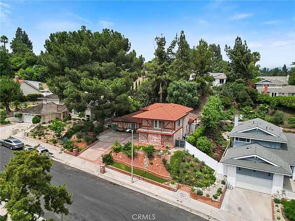 4th image of 11300 Dulcet Ave