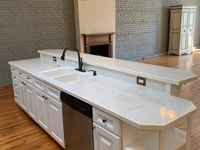 135 W Union St — Photo 22