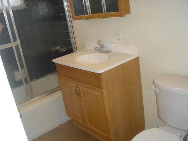 2 bed, 700 sqft, $2,300 — Photo 3