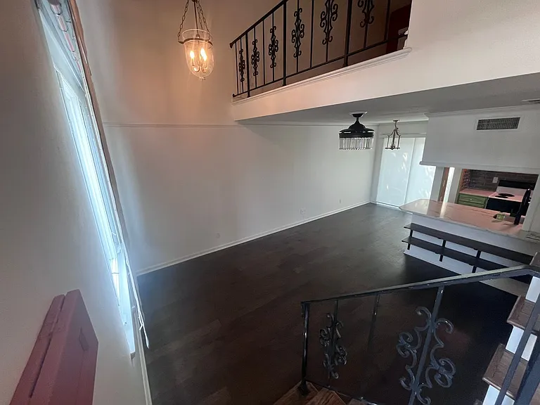 725 N Stackman Dr #4 — Photo 2