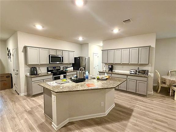 3rd image of 18158 Logan Ct