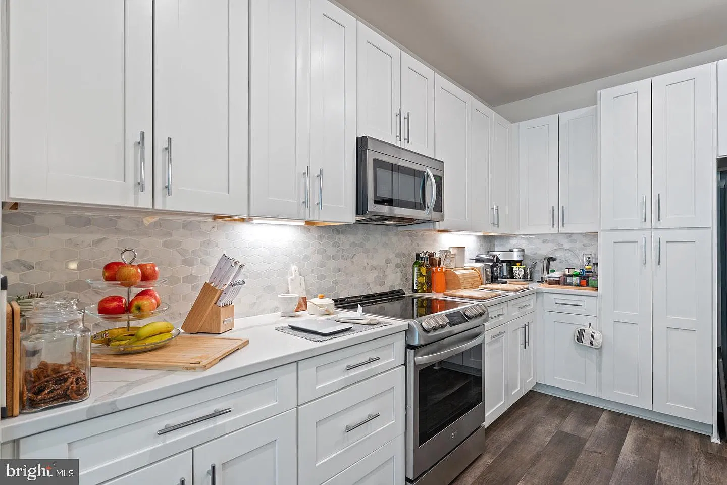 2 bed, 2.5 bath, 1337 sqft, $4,000 — Photo 4