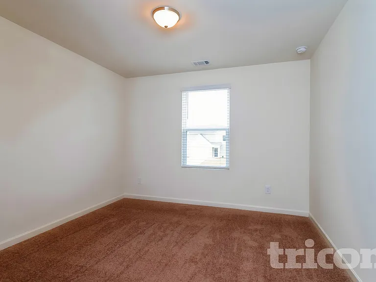 1044 Hudson Ct — Photo 9