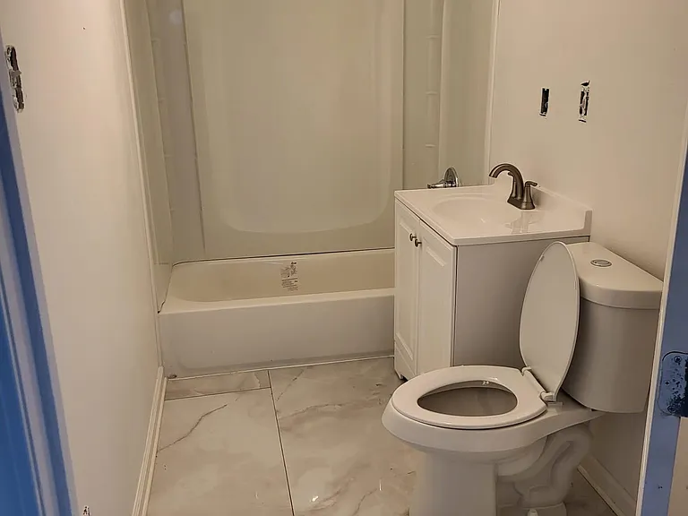 1824 Maurice St — Photo 4