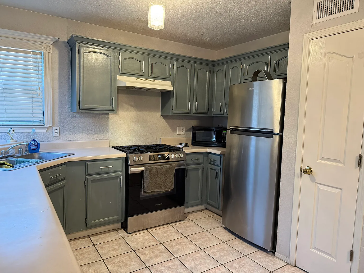 4 bed, 1661 sqft, $600 — Photo 2