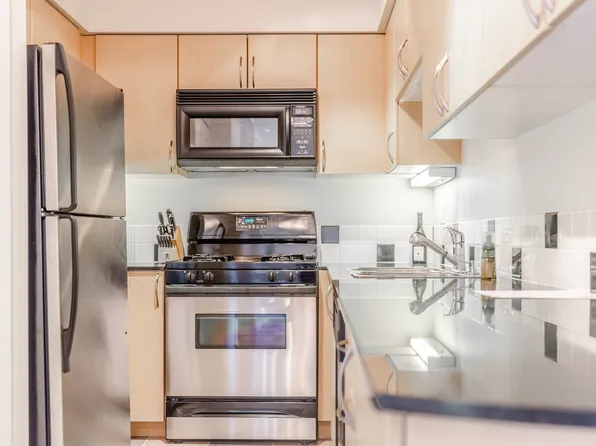 63 Keefer Pl #1007, Vancouver, BC V6B 6N6