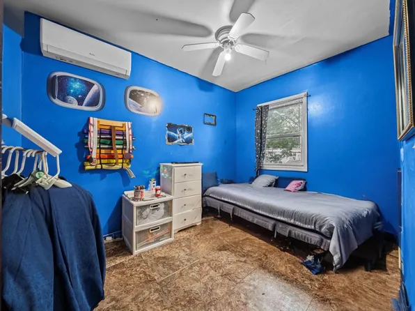 1419 East 54th Street image 11 of 16